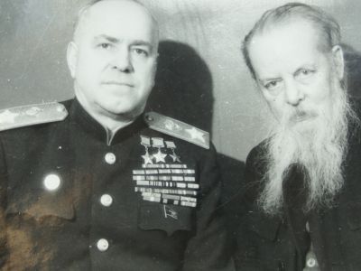 Павел Бажов и Георгий Жуков